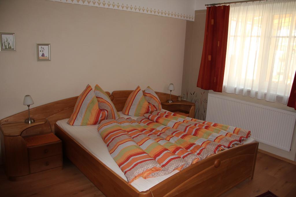 Haus Resi Apartamento Staatz Quarto foto