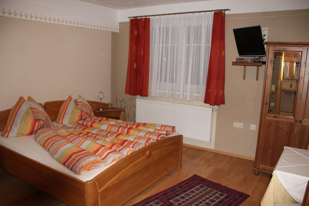 Haus Resi Apartamento Staatz Quarto foto