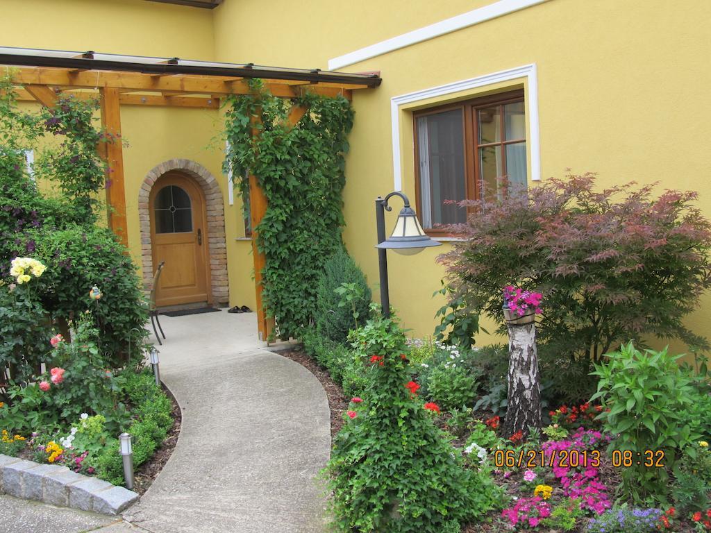 Haus Resi Apartamento Staatz Quarto foto